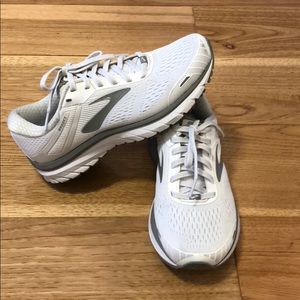Brooks adrenaline GTS 18